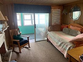 100 King Philip Ave, Bristol, Ri 02809 in Bristol, RI (Photo 6 of 12)