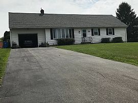 63 Indian Hill Rd, Middletown, Ri 02842 in Middletown, RI