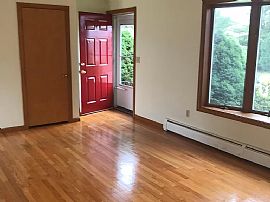 63 Indian Hill Rd, Middletown, Ri 02842 in Middletown, RI (Photo 11 of 12)