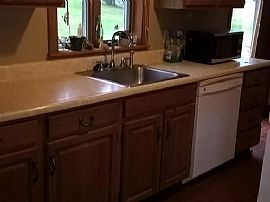 63 Indian Hill Rd, Middletown, Ri 02842 in Middletown, RI (Photo 3 of 12)