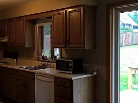 63 Indian Hill Rd, Middletown, Ri 02842 in Middletown, RI (Photo 4 of 12)