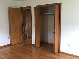 63 Indian Hill Rd, Middletown, Ri 02842 in Middletown, RI (Photo 8 of 12)