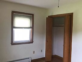 63 Indian Hill Rd, Middletown, Ri 02842 in Middletown, RI (Photo 9 of 12)