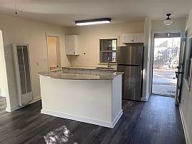 Updated, Bright 2 Bedroom Just 3 Blocks to Unm, # C, 308 Stanfo in Albuquerque, NM (Photo 10 of 12)