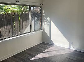 Updated, Bright 2 Bedroom Just 3 Blocks to Unm, # C, 308 Stanfo in Albuquerque, NM (Photo 11 of 12)