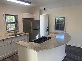 Updated, Bright 2 Bedroom Just 3 Blocks to Unm, # C, 308 Stanfo in Albuquerque, NM (Photo 3 of 12)