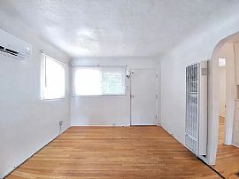 Amazing Remodeled Fully Loaded 1 and 2 Bedroom Apartments Downt in Albuquerque, NM (Photo 11 of 12)