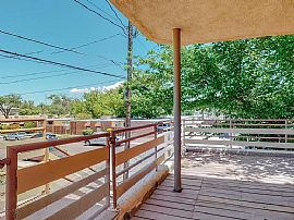 Amazing Remodeled Fully Loaded 1 and 2 Bedroom Apartments Downt in Albuquerque, NM (Photo 12 of 12)