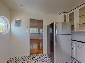 Amazing Remodeled Fully Loaded 1 and 2 Bedroom Apartments Downt in Albuquerque, NM (Photo 2 of 12)