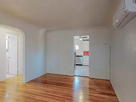 Amazing Remodeled Fully Loaded 1 and 2 Bedroom Apartments Downt in Albuquerque, NM (Photo 8 of 12)