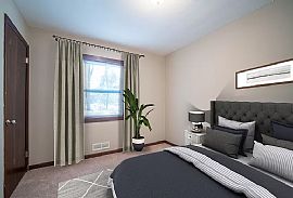 10405 W Manor Park Dr, Milwaukee, Wi 53227 in Milwaukee, WI (Photo 8 of 12)