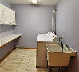 7 Corona Ct, Madison, Wi 53719 in Madison, WI (Photo 7 of 12)