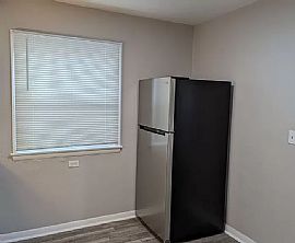 5676 N 61st St, Milwaukee, Wi 53218 in Milwaukee, WI (Photo 5 of 12)