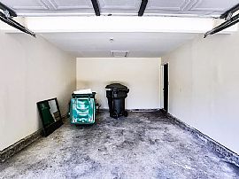 4822 Porter Ridge Dr, Houston in Houston, TX (Photo 11 of 12)