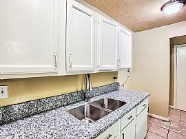 4822 Porter Ridge Dr, Houston in Houston, TX (Photo 7 of 12)