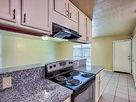 4822 Porter Ridge Dr, Houston in Houston, TX (Photo 8 of 12)