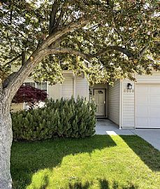6008 N Fountain Ln, Garden City, Id 83714 . Peaceful House  in Garden City, ID (Photo 2 of 12)