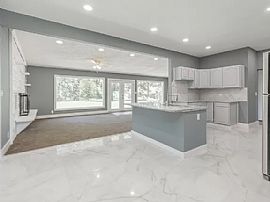 Newly Remodeled 4beds House  in Wichita, KS (Photo 3 of 8)