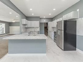 Newly Remodeled 4beds House  in Wichita, KS (Photo 4 of 8)