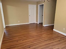 1516 Charleton Dr, Montgomery, Al 36106 in Montgomery, AL (Photo 4 of 12)