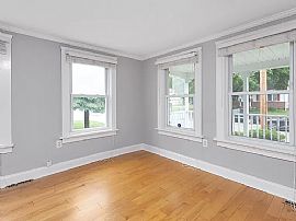 1387 Wood Ave, Bridgeport, Ct 06604 in Bridgeport, CT (Photo 4 of 12)