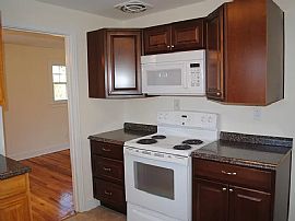 21 Birdsey Ave, Meriden, Ct 06450 in Meriden, CT (Photo 3 of 12)