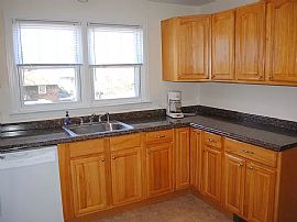 21 Birdsey Ave, Meriden, Ct 06450 in Meriden, CT (Photo 4 of 12)