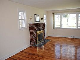 21 Birdsey Ave, Meriden, Ct 06450 in Meriden, CT (Photo 5 of 12)