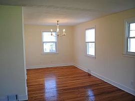 21 Birdsey Ave, Meriden, Ct 06450 in Meriden, CT (Photo 6 of 12)