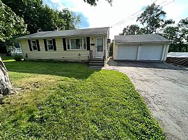 13 Randall Ct, Middletown, Ct 06457 in Middletown, CT