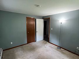 13 Randall Ct, Middletown, Ct 06457 in Middletown, CT (Photo 11 of 12)