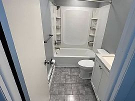 13 Randall Ct, Middletown, Ct 06457 in Middletown, CT (Photo 5 of 12)