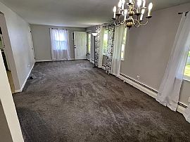 13 Randall Ct, Middletown, Ct 06457 in Middletown, CT (Photo 7 of 12)