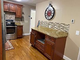 23 Briarwood Cir, North Haven, Ct 06473 in North Haven, CT (Photo 3 of 12)