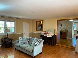23 Briarwood Cir, North Haven, Ct 06473 in North Haven, CT (Photo 6 of 12)