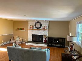 23 Briarwood Cir, North Haven, Ct 06473 in North Haven, CT (Photo 7 of 12)