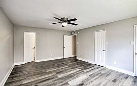 Beautiful 3 Bedroom Home in Houston, TX (Photo 10 of 12)