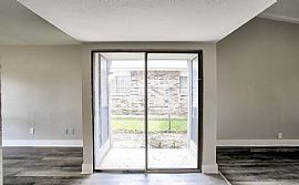 Beautiful 3 Bedroom Home in Houston, TX (Photo 2 of 12)