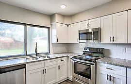 Beautiful 3 Bedroom Home in Houston, TX (Photo 7 of 12)