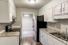 6100 Meadow Crest Cir, Birmingham, Al 35212 in Birmingham, AL (Photo 2 of 12)