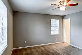 6100 Meadow Crest Cir, Birmingham, Al 35212 in Birmingham, AL (Photo 6 of 12)