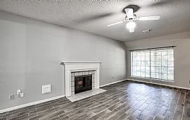 Beautiful 3 Bedroom Home  in Houston, TX (Photo 2 of 12)