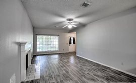 Beautiful 3 Bedroom Home  in Houston, TX (Photo 3 of 12)