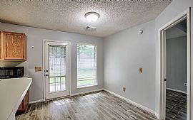 Beautiful 3 Bedroom Home  in Houston, TX (Photo 4 of 12)