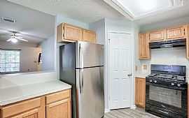 Beautiful 3 Bedroom Home  in Houston, TX (Photo 6 of 12)