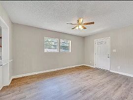 2025 15th Way Sw, Birmingham, Al 35211 in Birmingham, AL (Photo 3 of 12)