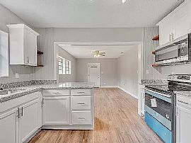 2025 15th Way Sw, Birmingham, Al 35211 in Birmingham, AL (Photo 4 of 12)