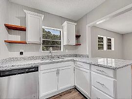 2025 15th Way Sw, Birmingham, Al 35211 in Birmingham, AL (Photo 6 of 12)