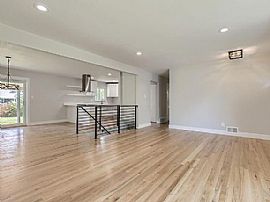 4 Bedrooms Home in Denver, CO (Photo 6 of 12)