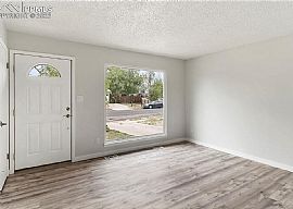 Updated 4bedroom Ranch House with 3 Full Baths in Colorado Springs, CO (Photo 2 of 5)